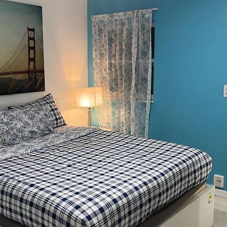 Beautiful, Fully Furnished 4Bed 2Bath House - 5 Minute Walk To Miracle Mile Downtown Coral Gables Vila Miami Exterior foto